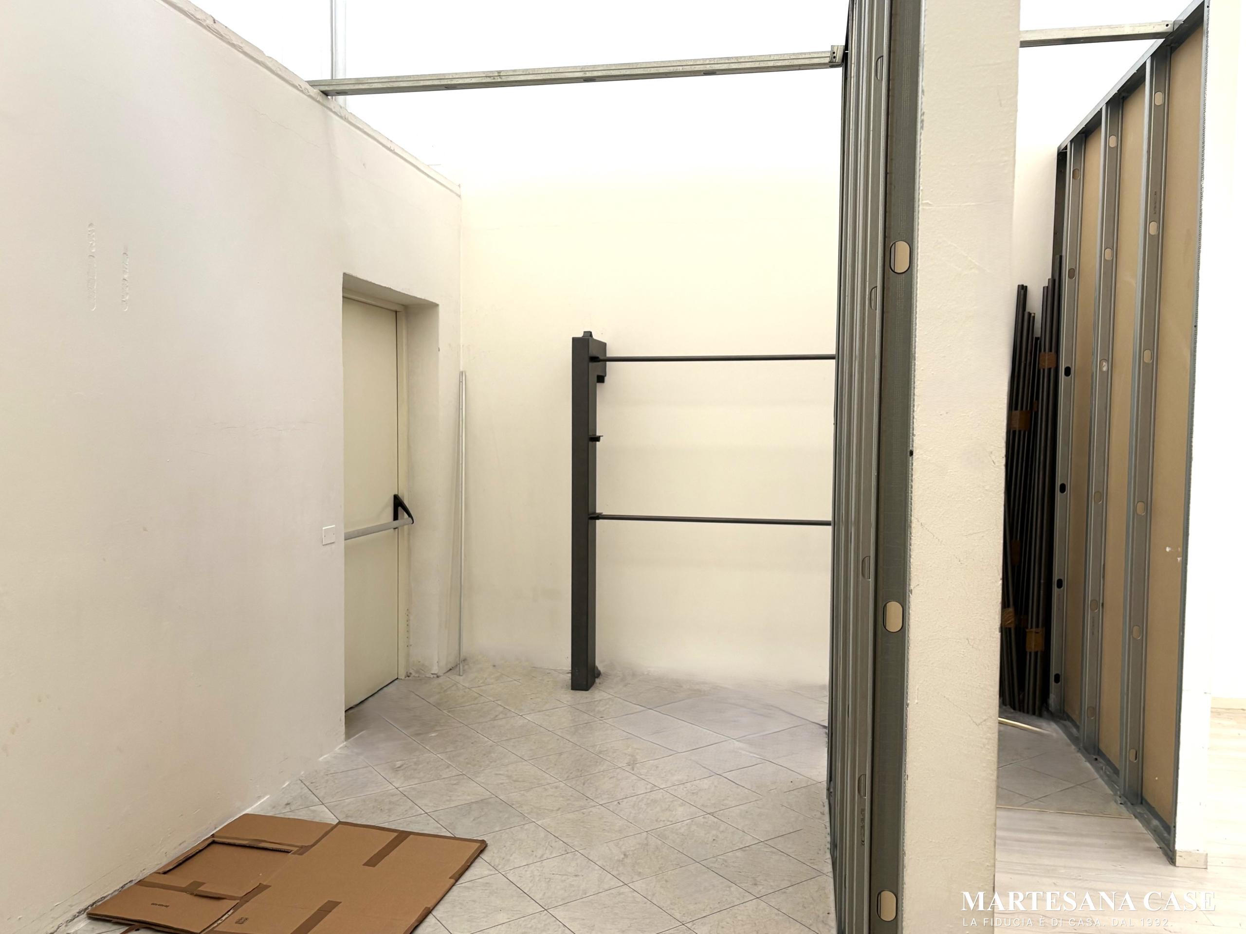 Negozio con uffici, Centro Tessile, Cernusco sul Naviglio