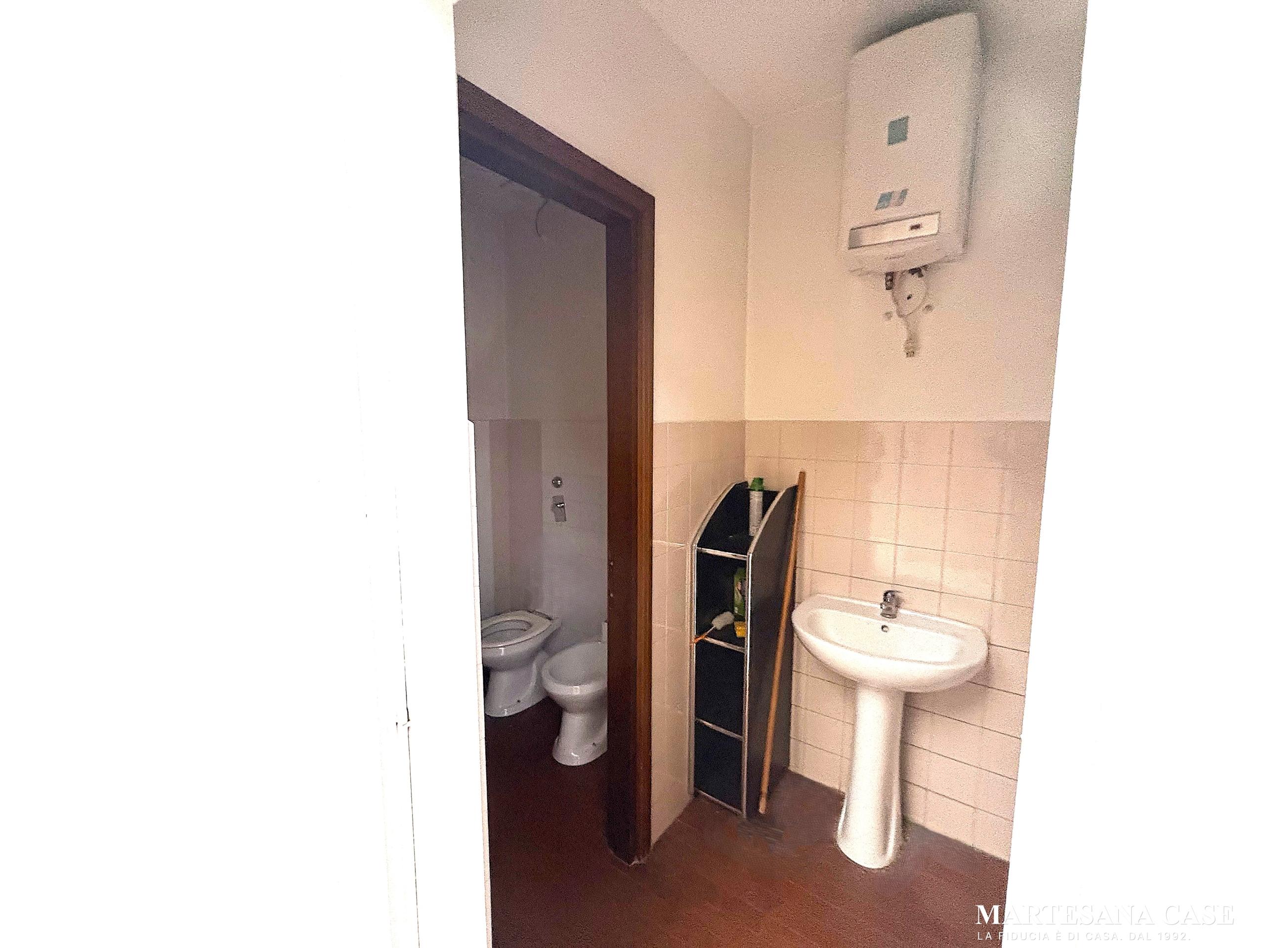 Negozio con uffici, Centro Tessile, Cernusco sul Naviglio