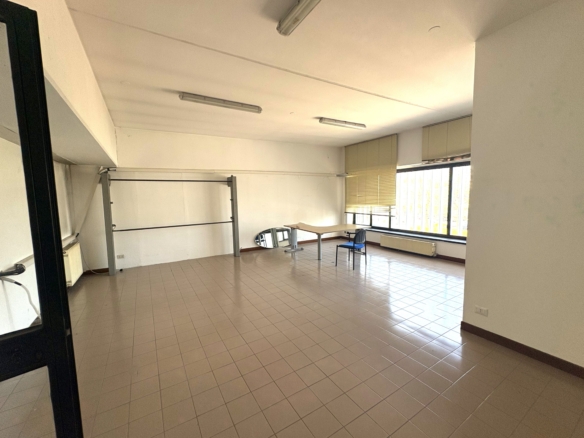 Negozio con uffici, Centro Tessile, Cernusco sul Naviglio