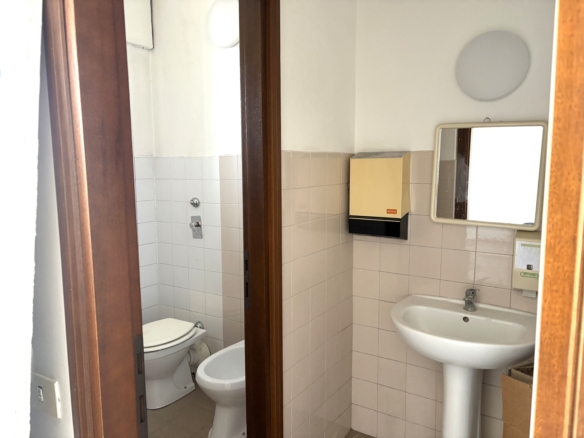 Negozio con uffici, Centro Tessile, Cernusco sul Naviglio