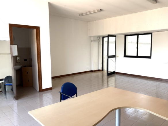 Negozio con uffici, Centro Tessile, Cernusco sul Naviglio