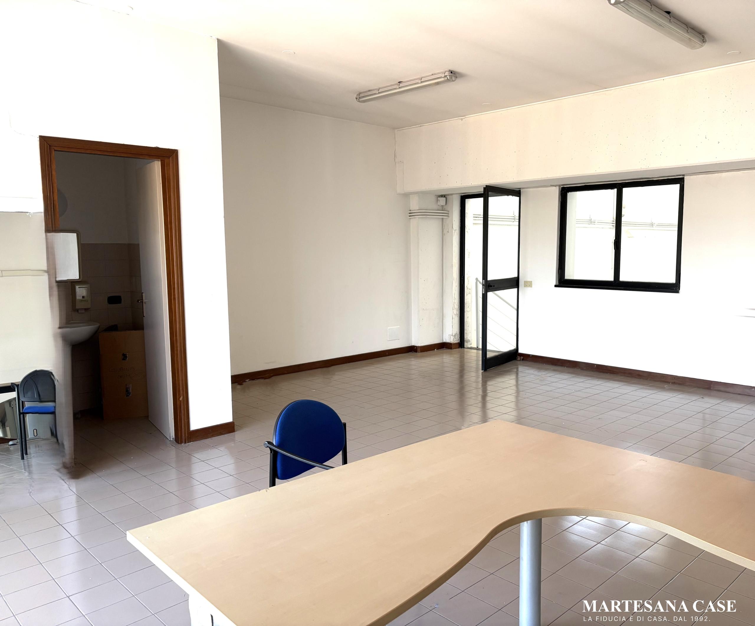 Negozio con uffici, Centro Tessile, Cernusco sul Naviglio