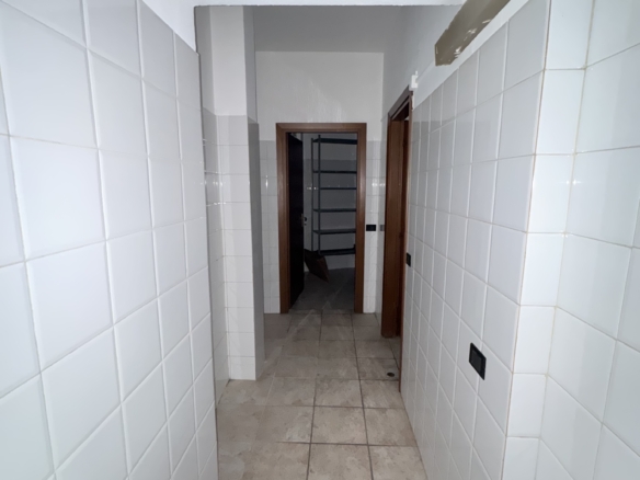 Ampio negozio, centro paese, Cernusco sul Naviglio