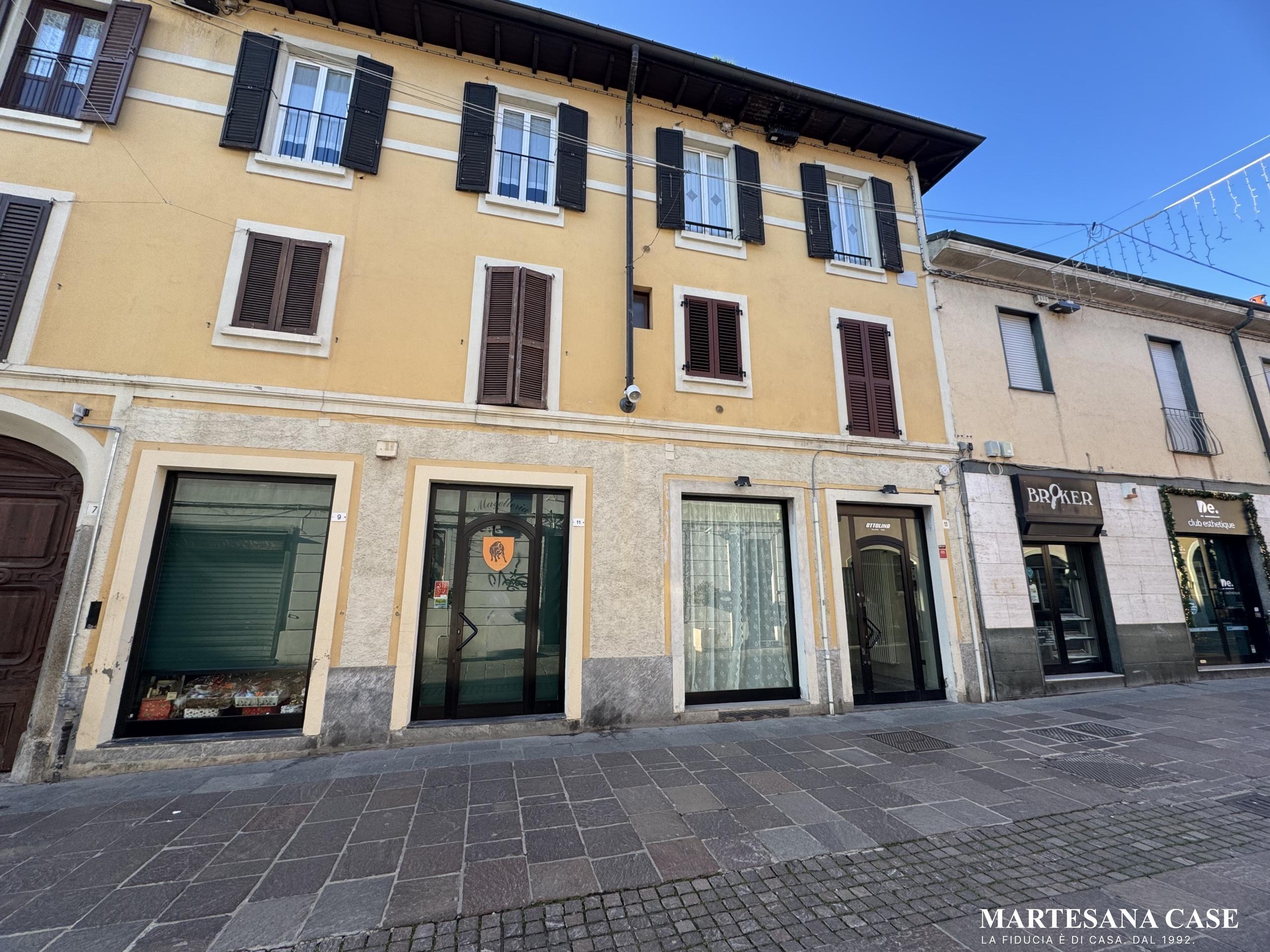 Ampio negozio, centro paese, Cernusco sul Naviglio