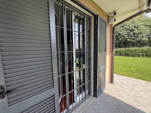 3 locali con giardino e taverna, Brugherio
