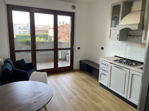 Bilocale arredato con ampio terrazzo di 50 mq – Carugate