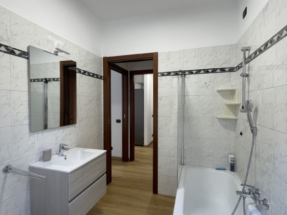 Bilocale arredato con ampio terrazzo di 50 mq – Carugate