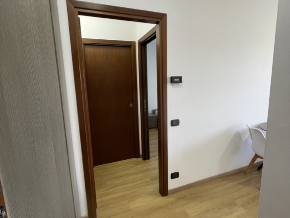 Bilocale arredato con ampio terrazzo di 50 mq – Carugate