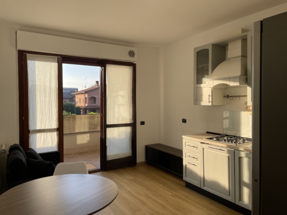 Bilocale arredato con ampio terrazzo di 50 mq – Carugate