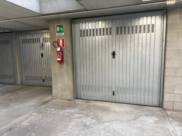 Ampio box singolo in via Goldoni 31, Cernusco s/N, zona Vigili