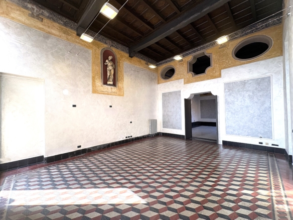 Negozio/ufficio in prestigioso contesto, centro Cernusco