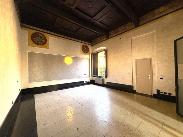 Negozio/ufficio in prestigioso contesto, centro Cernusco