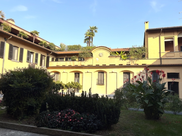 Negozio/ufficio in prestigioso contesto, centro Cernusco