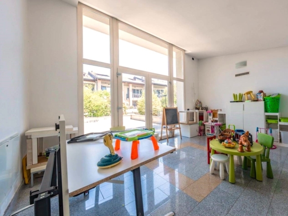 5 locali con giardino in Classe A, Rodano