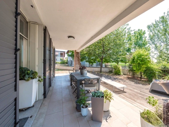 5 locali con giardino in Classe A, Rodano